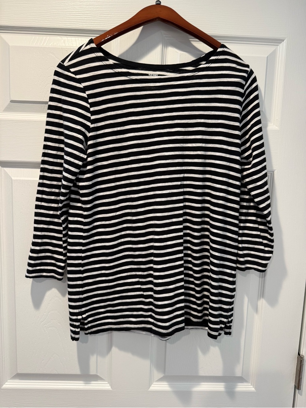 Old Navy Black and White Striped Long Sleeve Scoop Neck Top